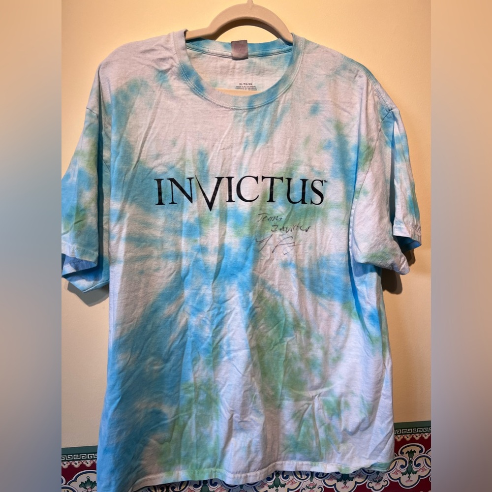 EUC  * SIGNED * Men’s Vintage Invictus Tie Dye T-Shirt Size XL